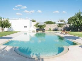 Masseria Il Mandorlo Fiorito con piscina