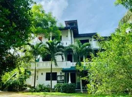 Pinidu House Thalpe