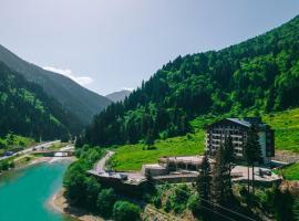PAZARCIK MOUNTAIN HOTEL, hotel con estacionamiento en Trabzon