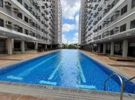 Green 2 SMDC - STUDIO TYPE Condo - Gems Suite Staycation