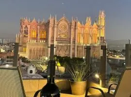 La Casa Mia Leon