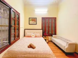 LushStay Abode - Hanoi Train Street