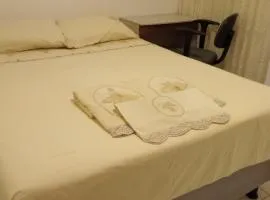 Quarto casal em charmoso apto compartilhado