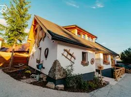 Šumiac Village - Jedinečné ubytovanie s wellnessom pod Kráľovou hoľou