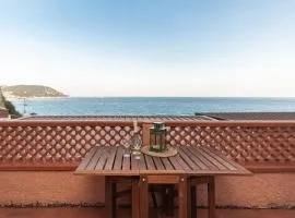 C22 Beachfront Villa - SPA BATH, POOL, PRIVATE BEACH, PARKING FREE