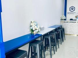 Rosalyne Sleepbox Denpasar Bali, hotel in Seminyak