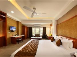 Kgees - Hill Town Hotel, hotel i Kattappana