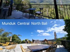 Kraras Munduk Guest House & DonBiyu Rendezvous Restaurant