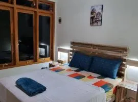 Taefoo Homestay - Istanbul Room with terrace Wifi, Airconditioner, 3 Shared Bathrooms COOL & COZY