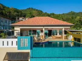 Karon Bliss: 4 Bedroom Haven