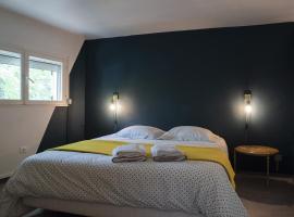 La Villa Plaisance - maison et Chambres d hôtes à proximité de Châteaneuf-du-Pape, hotel en Bédarrides