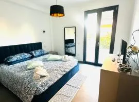 Blue Orchid Apartment, IUN S8460