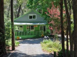 Willows Cottage, villa in Warburton