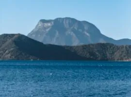 Lakeside Retreat - LuguLake Lijiang