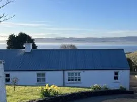 Cosy Donegal Cottage with Panoramic Sea Views