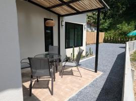 Jolies Place Family Apartment, căn hộ ở Ko Lanta
