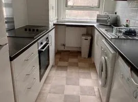 Neat double room available in a 2 bedroom flat