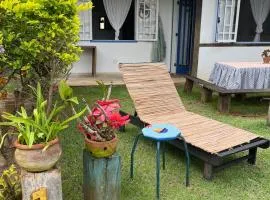 Casinhas do Peró Refúgio com Jardim e WiFi Rápido