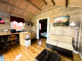 Red Hibiscus Villas, hotel com estacionamento em Rarotonga