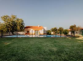 Country Club - Sto Estevao, фермерский дом в городе Бенавенти