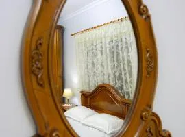 Ozzy apartment