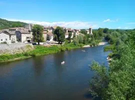Les Voûtes - Chambres d'Hôtes à Lanas en Sud Ardèche - Près de Vogüé, Balazuc, Grotte Chauvet - Demi-Pension - Terrasse, Parking