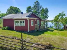 2 Bedroom Cozy Home In Linneryd