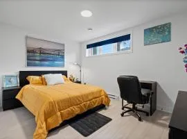 chic condo 15 mins to Downtown-Pool and BBQ