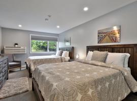 Ski Condo Close to the Resort, Shuttle Bus Route, Summer Pool, 2 Queen Beds, hotel v destinaci Killington
