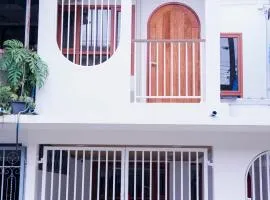 Be House