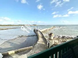 T3 Duplex Vue mer 180 sur le port de Lomener