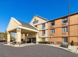 Comfort Inn & Suites near Tinley Park Amphitheater