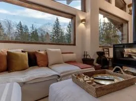 Chalet des Eaux Rousses -Renove -Prive - Vues 360 Mont Blanc
