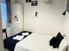 Earl's Court Rooms, capsule hotel in London