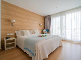 Hostal Menurka, hotel v destinaci Ciutadella