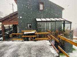 Valley Balcony, hotel in Enveitg