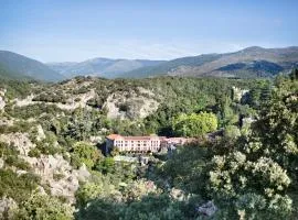 Les Pyrénées - le Grand Hôtel & le Château