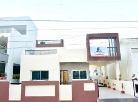 Shivoham Homestay- Private Luxuary Bungalow with Parking & Lawn