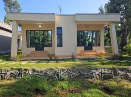 The GreenTulip Gardens, hotel com estacionamento em Nkubu