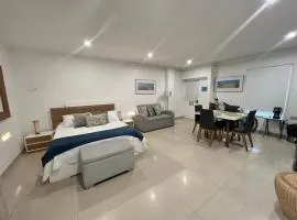 Hermoso apto estudio en la ciudad amurallada!