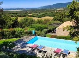 Villa en pierre avec piscine chauffée, à proximité des plus belles plages du sud de la Corse !