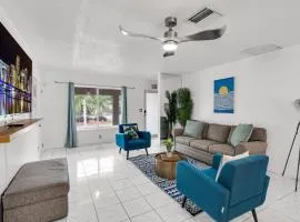 Stunning 4BR Oasis with Pool, 14 minutes to the Ocean