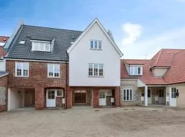 Spacious and Comfortable 5-Bedroom Home in Thetford