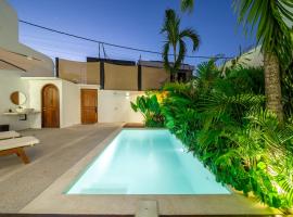 Darina - Brand-New Villa Just Minutes from the Beach with a Huge Pool, hotel in Badung