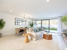 Luxury House Chaparral Golf E64 by AORA STAY