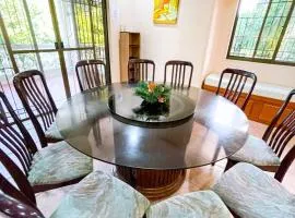 Rustic Tagaytay Villa - Billiards, KTV, plus Courtyard