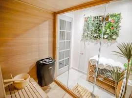 Modern Central Luxury Home with Hot Tub Sauna 12PPL