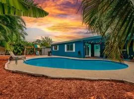 Heated Pool - 8 min to beach - King Beds