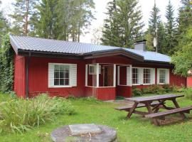 Villa Red House, cottage in Parikkala