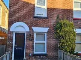 Pretty City Centre Cottage